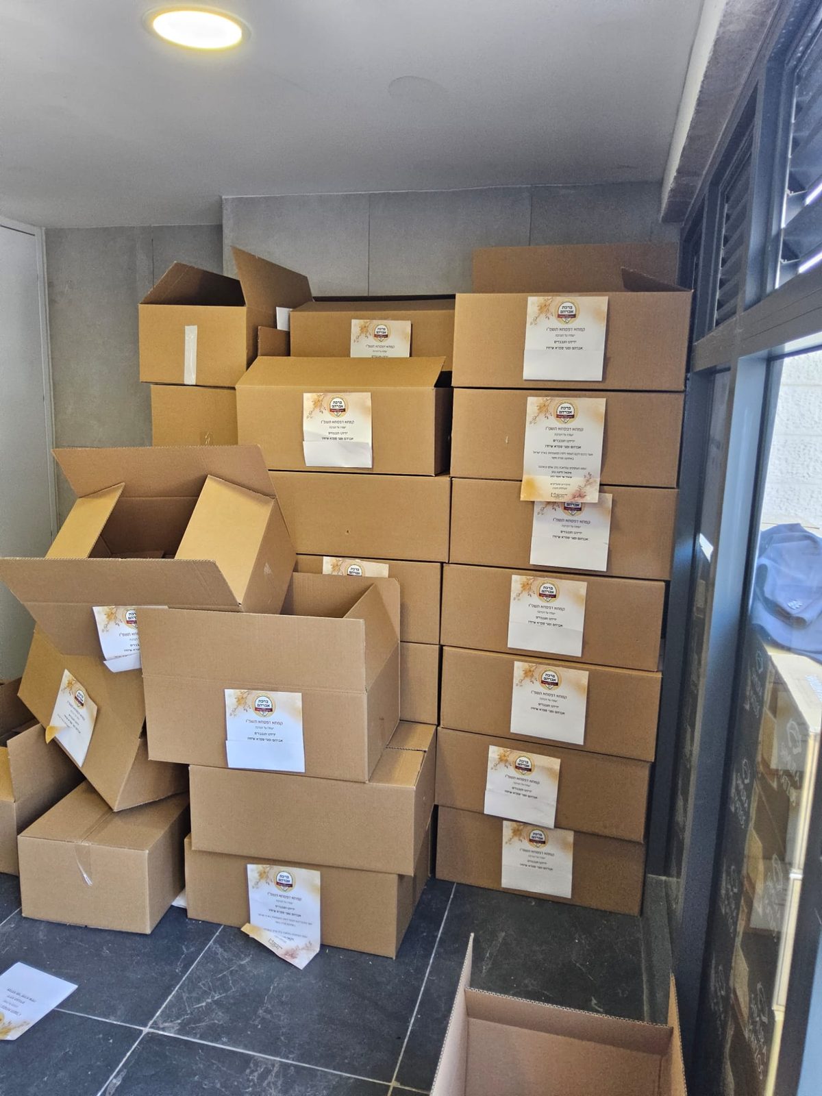 Preparing Kimcha D&rsquo;Pischa packages